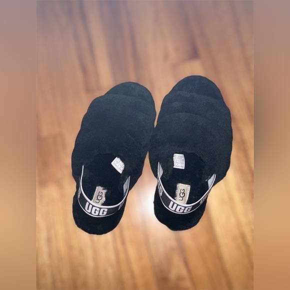 UGG Fluff Yeah Slides, Like New, Women’s Size 6 - Picture 3 of 3